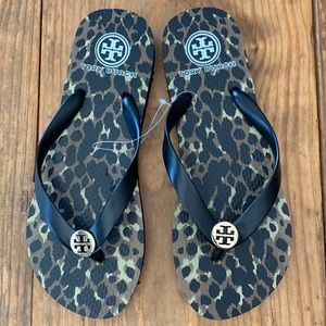BRAND NEW! NEVER WORN! Tory Burch Size 7 Sandals